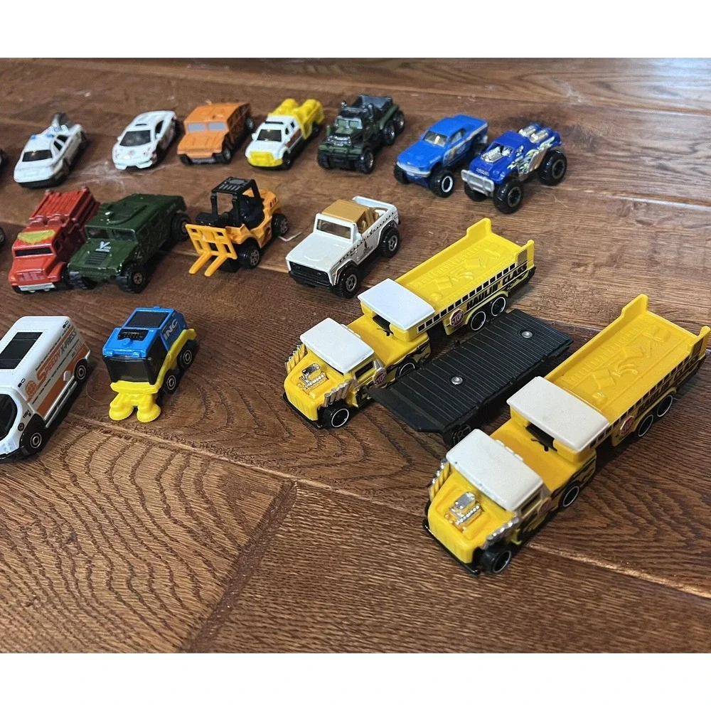 INSANE! Collection of 47 Hot Wheels Matchbox Construction/responder Diecast 1/64